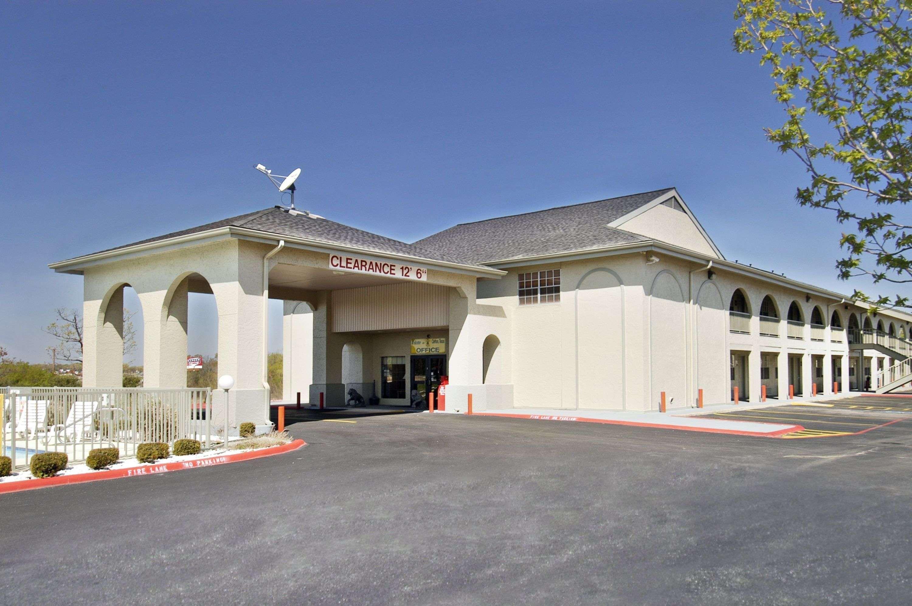 Super 8 By Wyndham - Canton, Texas Екстериор снимка